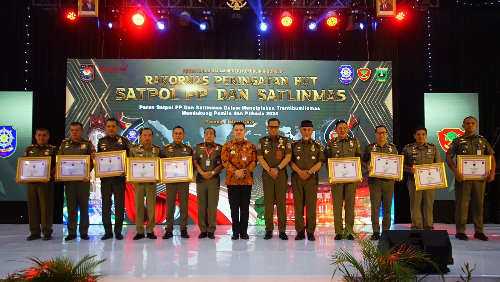 Plh. Dirjen Bina Adwil Resmikan Rakornas Satpol PP & Satlinmas Nasional di Padang