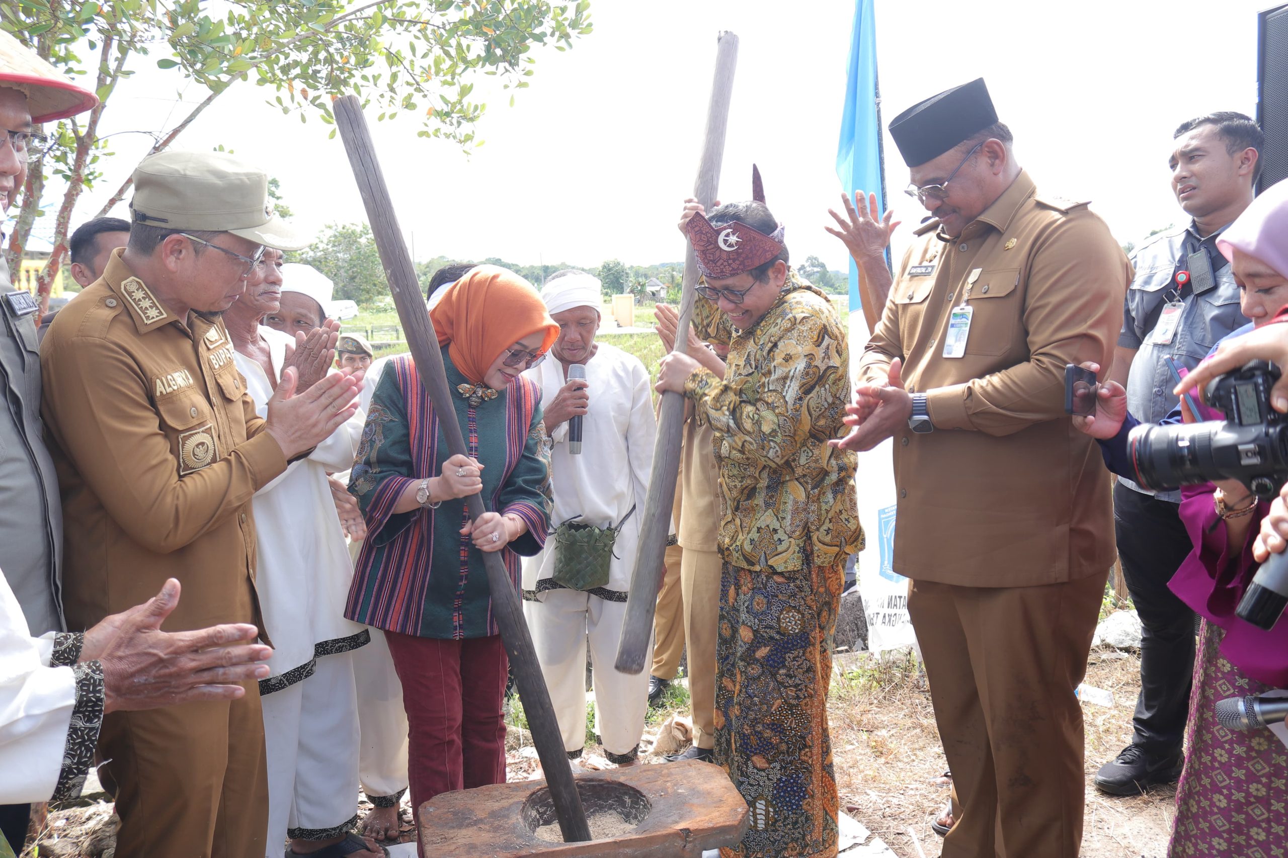 Apresiasi Pesta Adat Murok Jerami, Bentuk Kearifan Lokal Dari Desa Namang